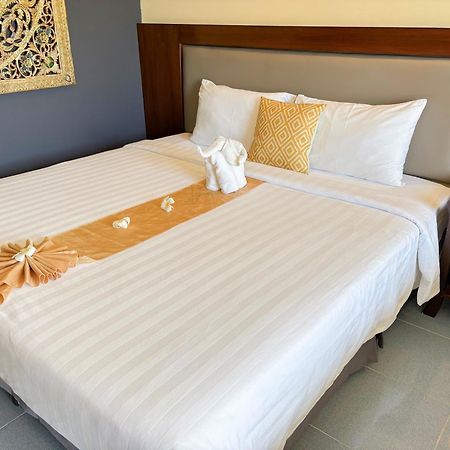 Blue Beach Grand Resort And Spa In Chalong Phuket By Dayuu Ban Saiyuan Екстер'єр фото