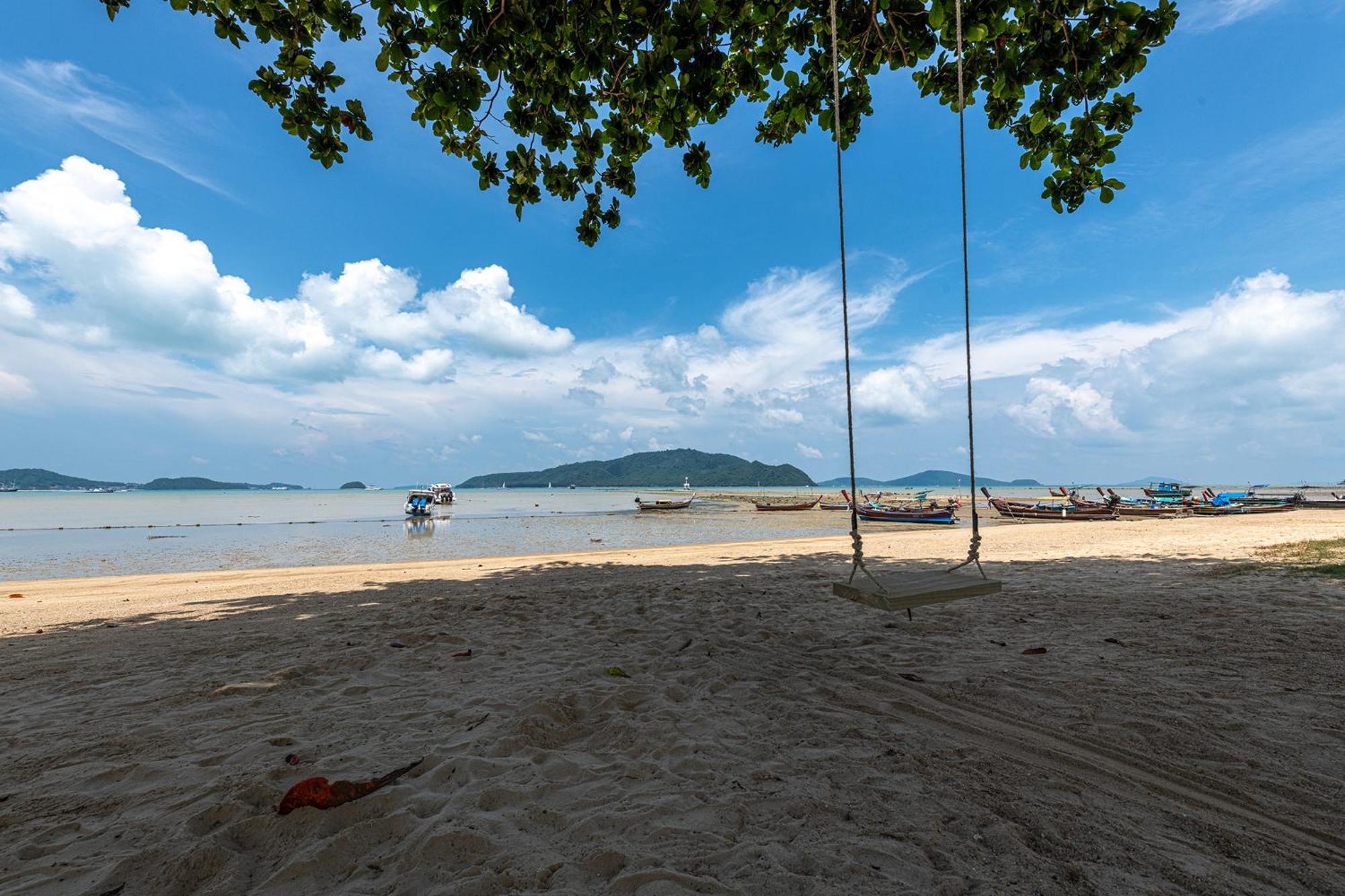 Blue Beach Grand Resort And Spa In Chalong Phuket By Dayuu Ban Saiyuan Екстер'єр фото