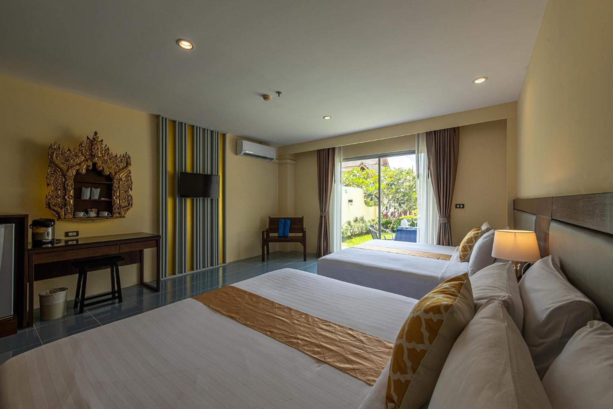 Blue Beach Grand Resort And Spa In Chalong Phuket By Dayuu Ban Saiyuan Екстер'єр фото