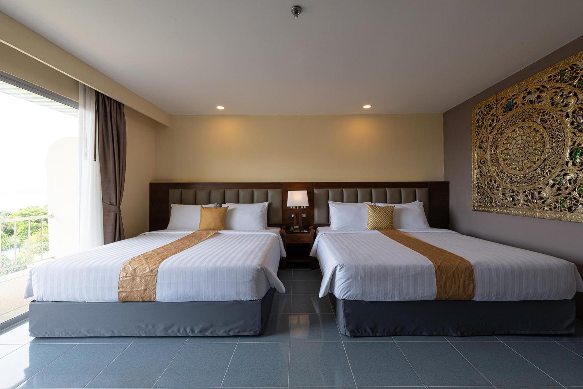 Blue Beach Grand Resort And Spa In Chalong Phuket By Dayuu Ban Saiyuan Екстер'єр фото