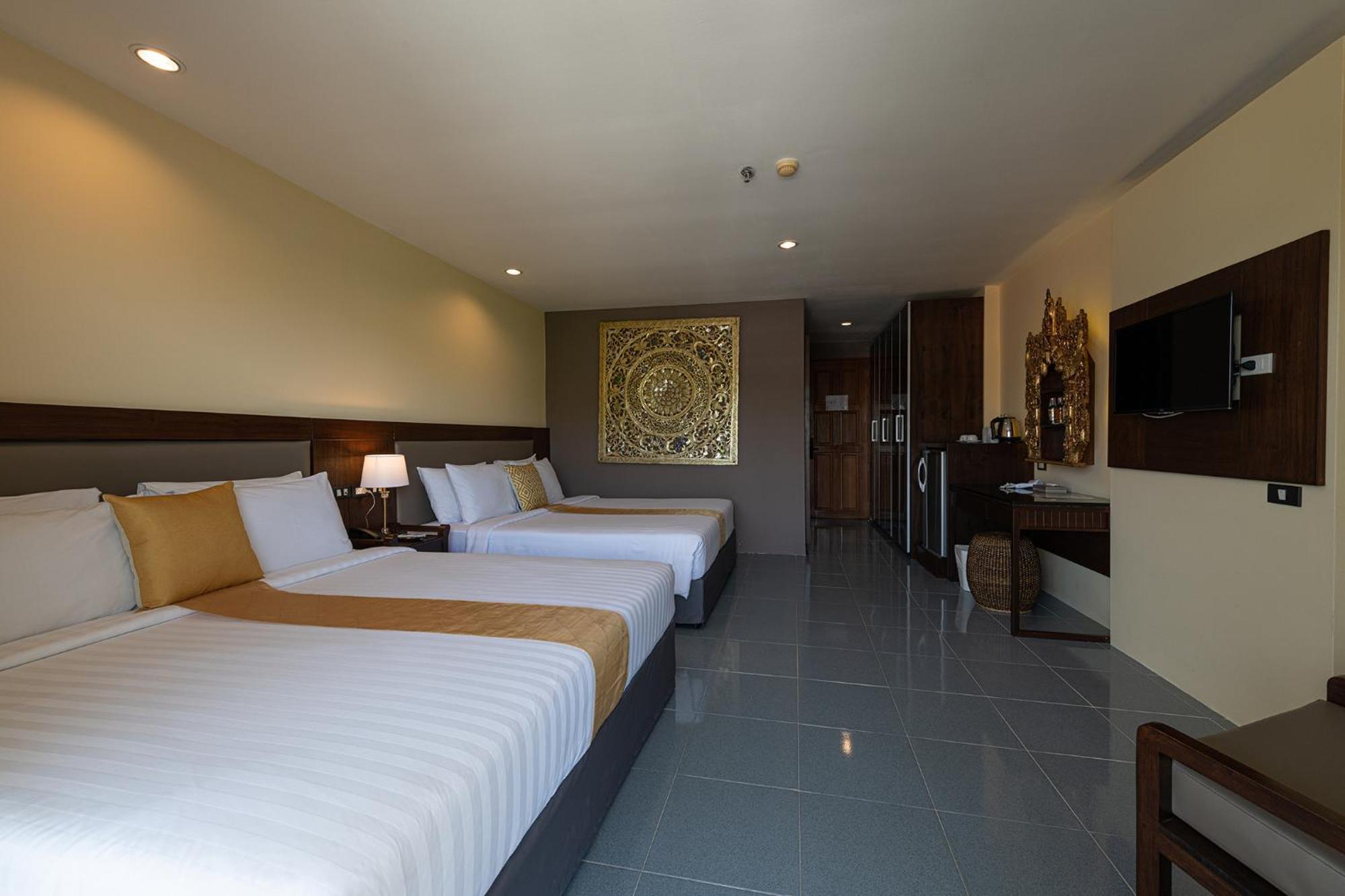 Blue Beach Grand Resort And Spa In Chalong Phuket By Dayuu Ban Saiyuan Екстер'єр фото