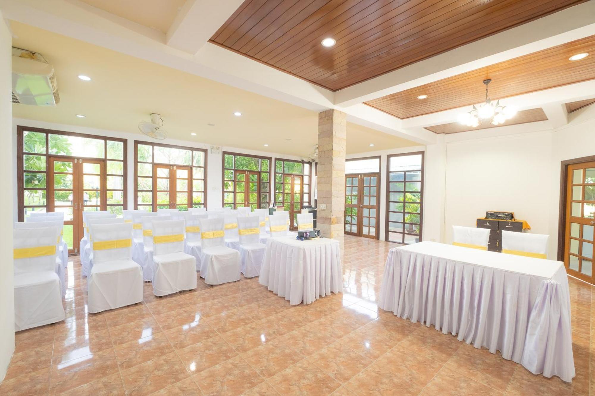 Blue Beach Grand Resort And Spa In Chalong Phuket By Dayuu Ban Saiyuan Екстер'єр фото