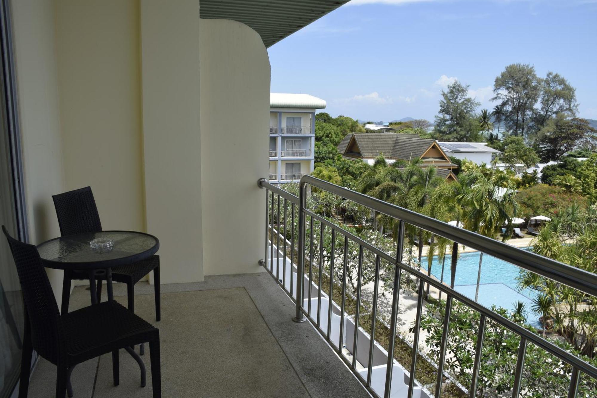 Blue Beach Grand Resort And Spa In Chalong Phuket By Dayuu Ban Saiyuan Екстер'єр фото