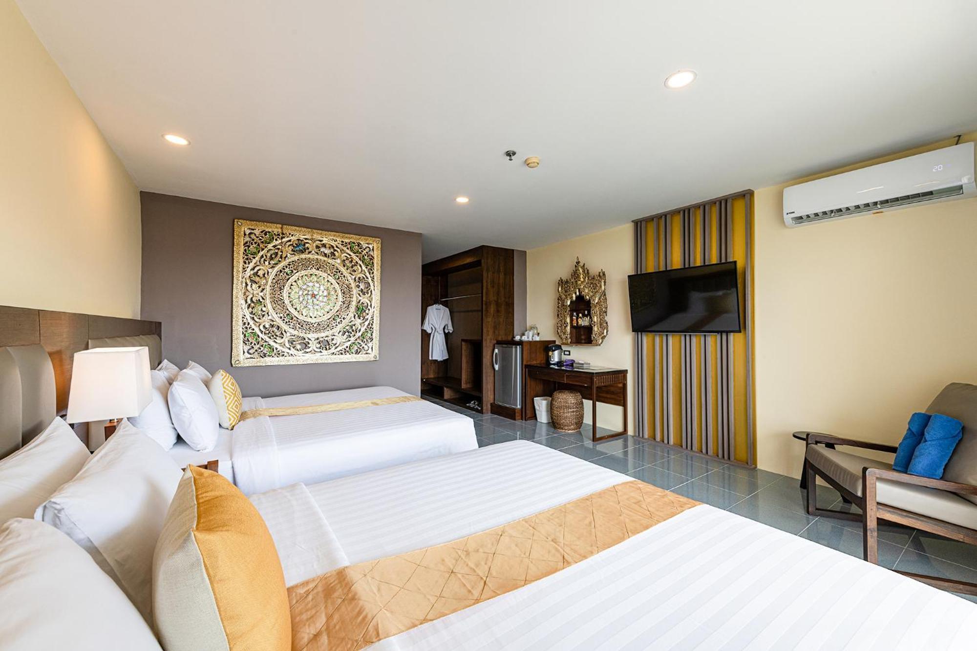 Blue Beach Grand Resort And Spa In Chalong Phuket By Dayuu Ban Saiyuan Екстер'єр фото